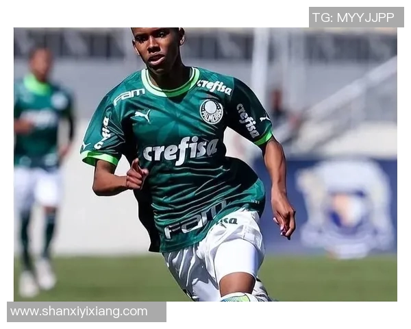 小腿修长的足球明星们如何凭借优势在赛场上大放异彩